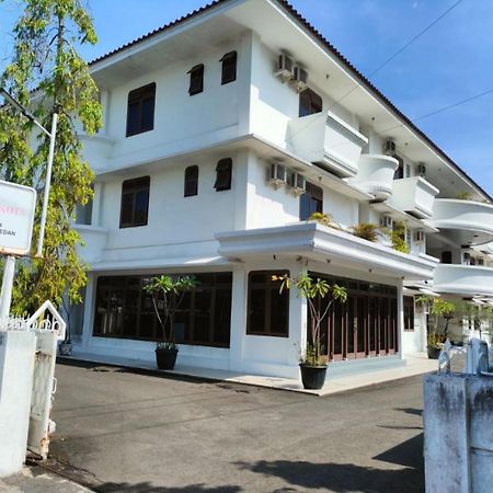 Wisma Hari Kota Medan Buitenkant foto